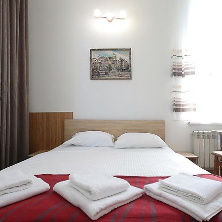 Buk Apartments On Doroshenka 29 Lviv Kültér fotó