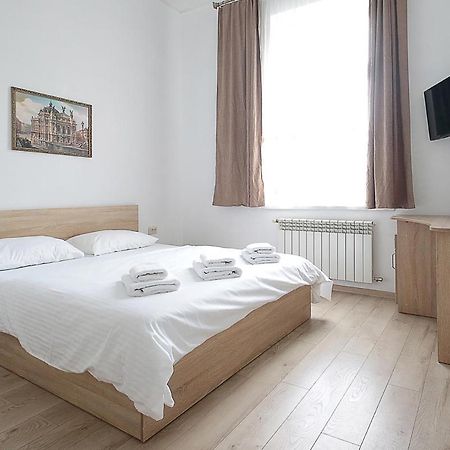 Buk Apartments On Doroshenka 29 Lviv Kültér fotó