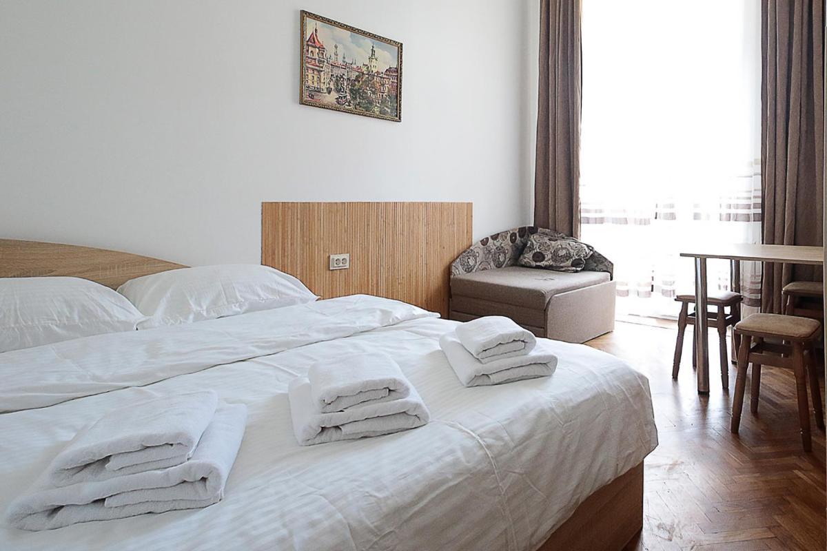 Buk Apartments On Doroshenka 29 Lviv Kültér fotó