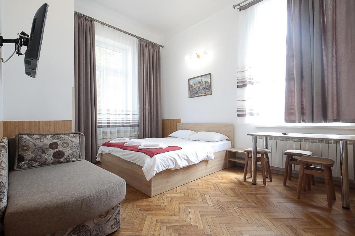 Buk Apartments On Doroshenka 29 Lviv Kültér fotó